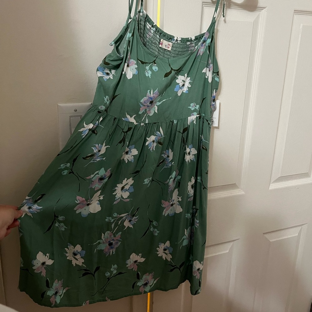 Floral tie strap Flowy dress